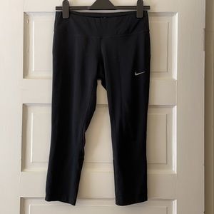 Nike Power Essential Women’s Cropped Legging